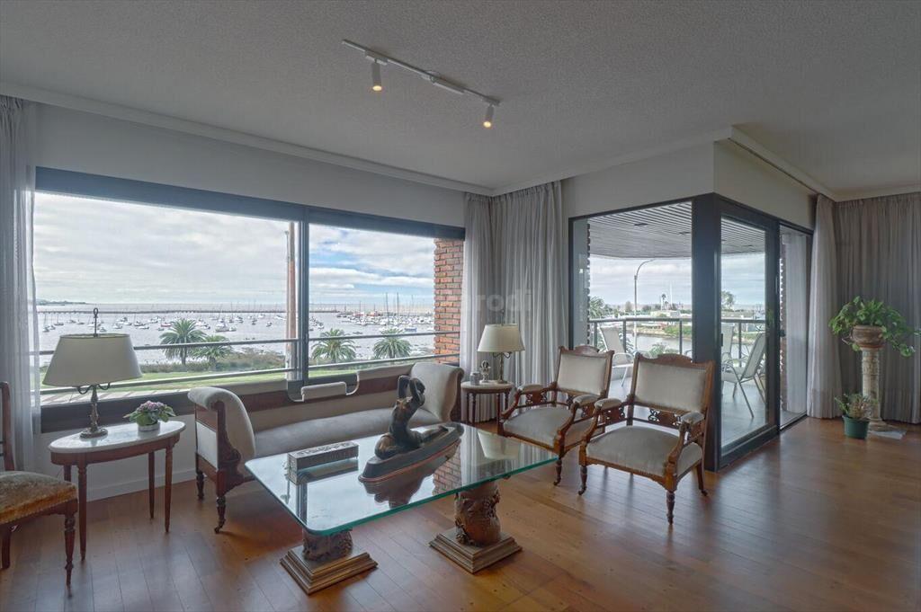 PARODI VENTA APARTAMENTO PUERTO DE BUCEO 4 DORMITORIOS REC
