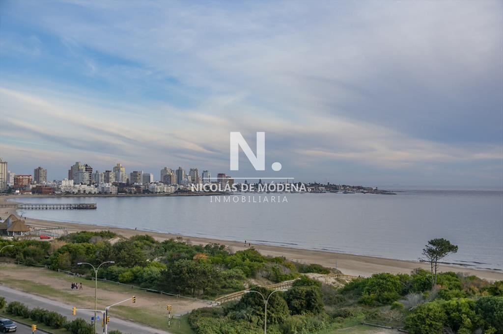 Departamento de 2 dormitorios en Playa Mansa con