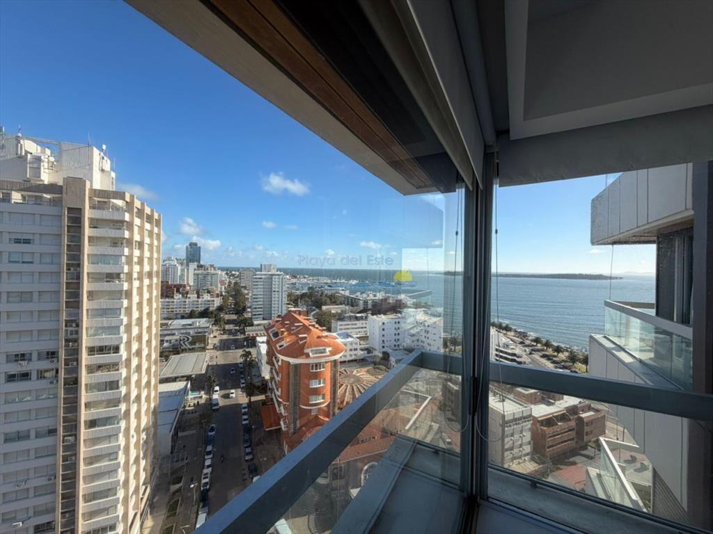 Apartamento de 2 dormitorios y servicio en anual