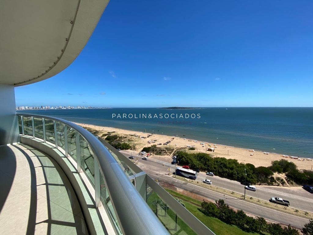 Hermoso apartamento en venta en piso alto en del