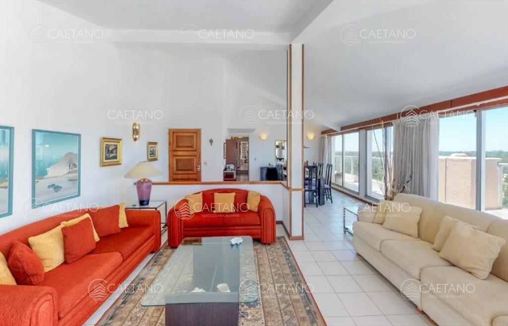 Penthouse en venta Playa Mansa - Tres Dormitorios