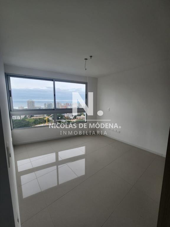 Apartamento de 3 dormitorios en Edificio Gala