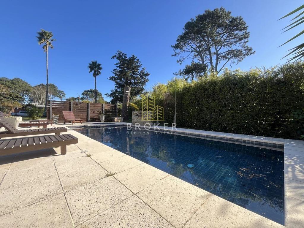 Venta Casa Punta del Este 4 dormitorios en Barrio
