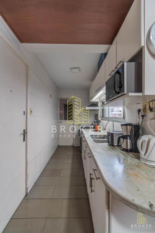 Venta Departamento Pocitos 4 dormitorios garage