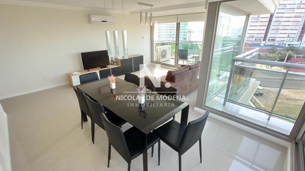 Apartamento en Venta en Punta del Este zona Playa