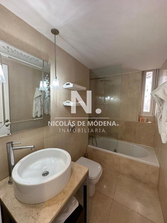 Se vende apartamento en Edificio Yoo, piso alto