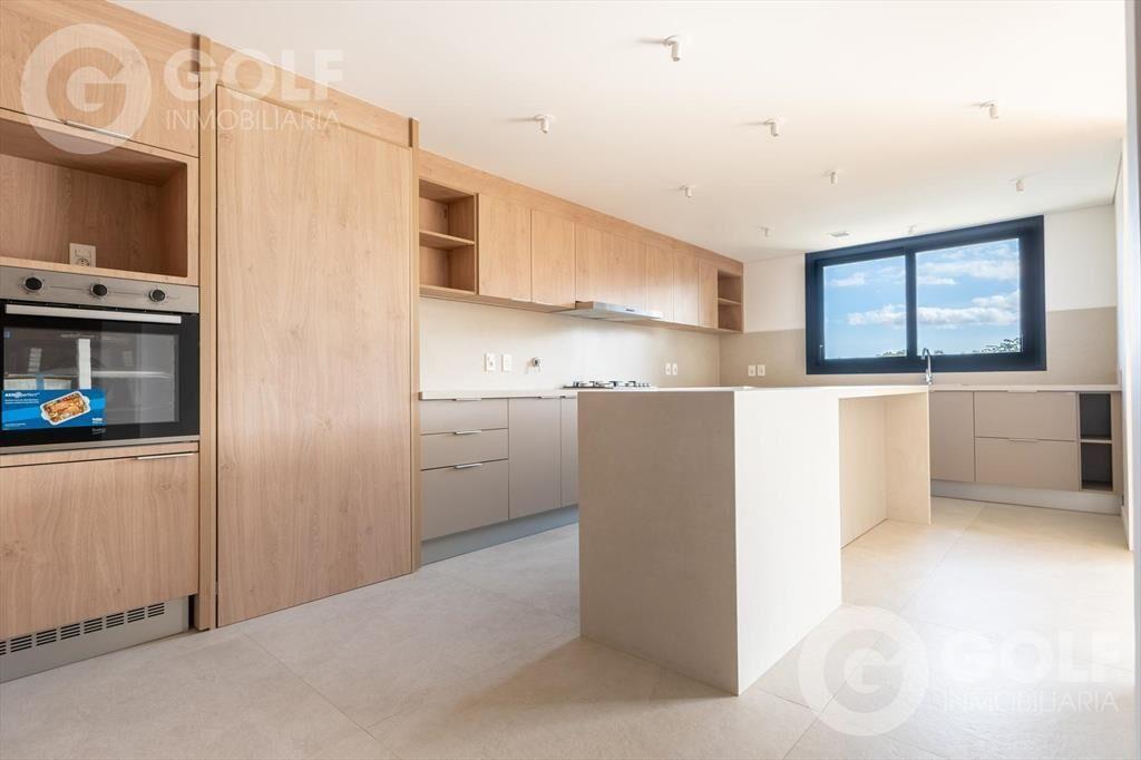 Venta o alquiler de apartamento 4 dormitorios TRENTO