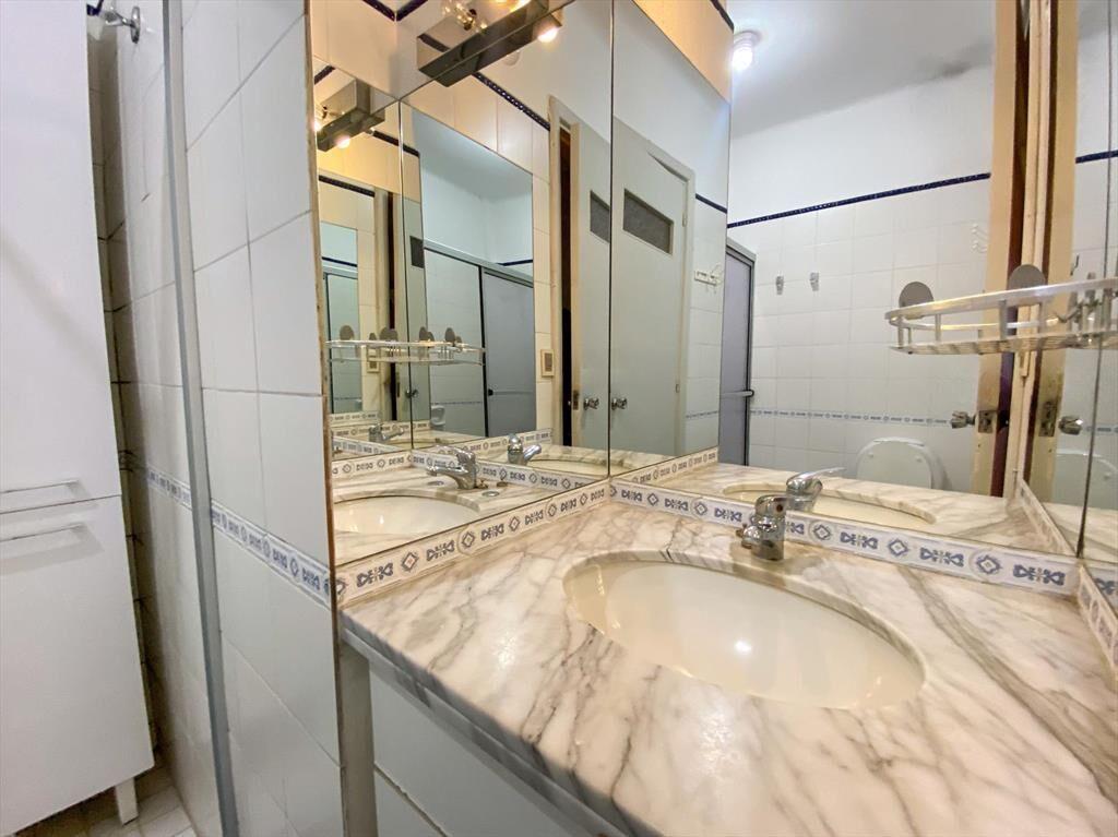 Venta Apartamento tres Dormitorios dos Baños con Renta en C