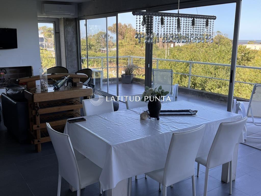 Venta de casa 3 dormitorios en Punta Piedras,