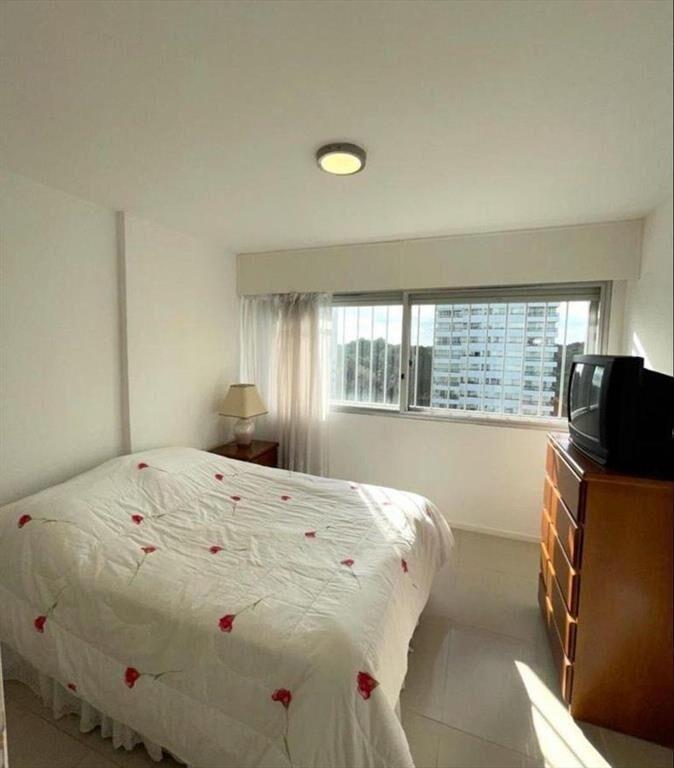 Alquiler anual o venta 3 dormitorios Punta del este