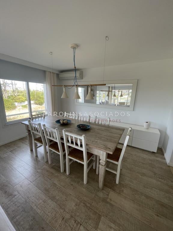 Apartamento de 3 dormitorios con vista al mar, en Brava Pun