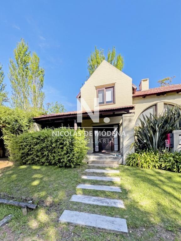 Casa en venta en Barrio privado Pinares