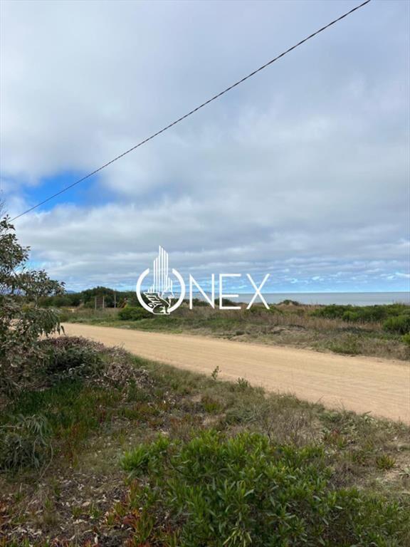 Venta terreno en Balneario Argentino. Primera de