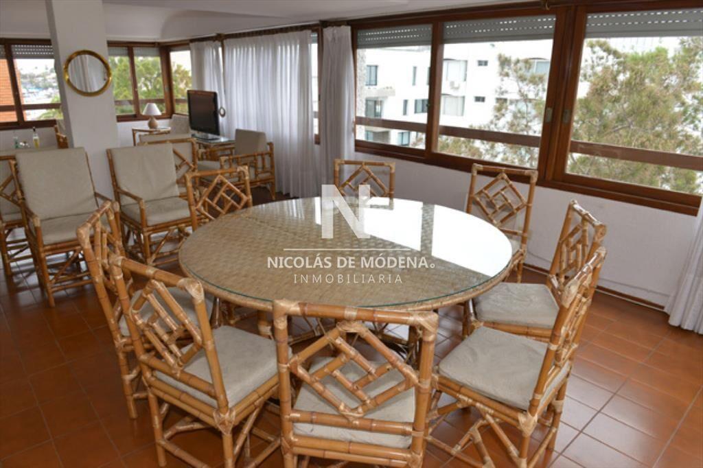 Amplia planta, departamento de 4 dorm + dep en venta, en Pe