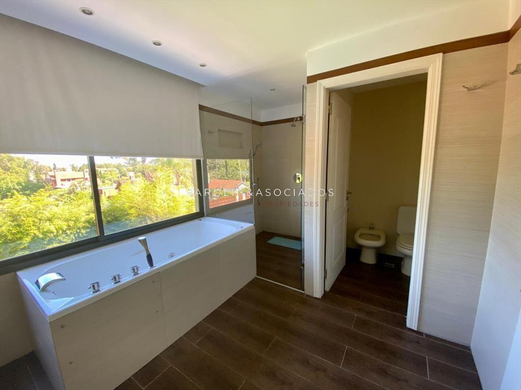 Casa en venta en Rincón del Indio 5 dormitorios