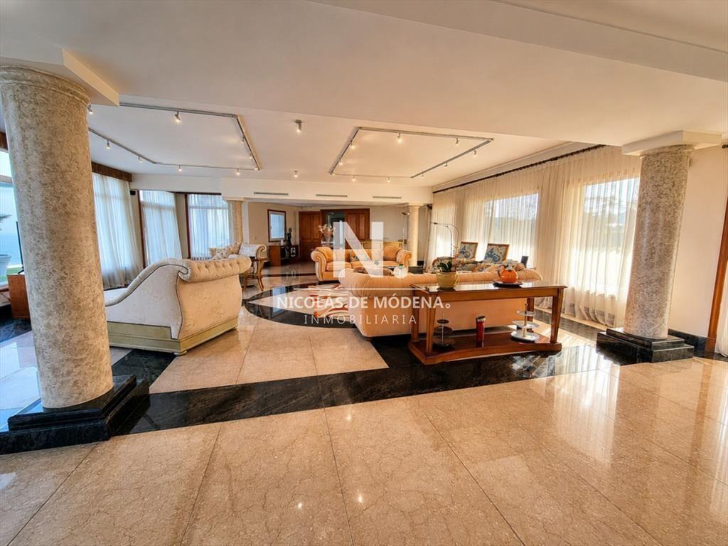Espectacular Mansion frente al mar, Playa Mansa.