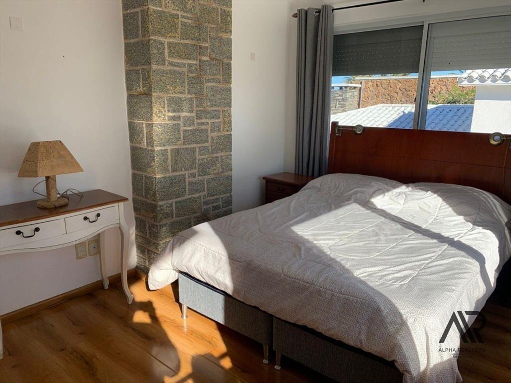 Gran casa en alquiler en Peninsula, proximo al faro