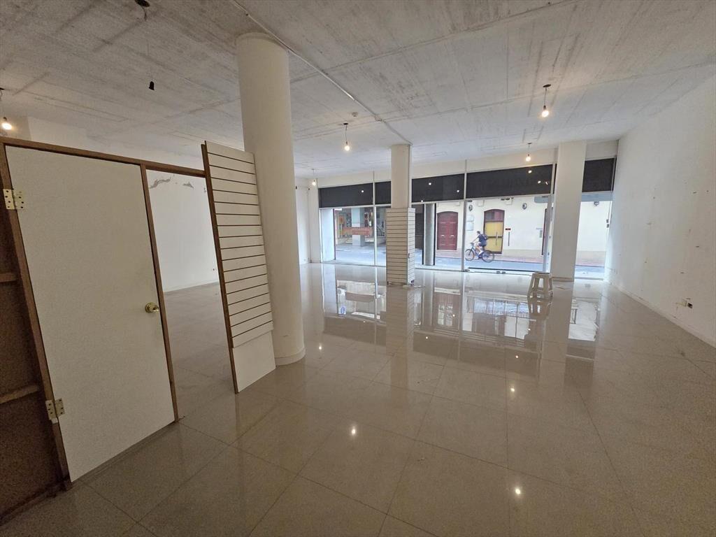 25 de mayo y Bartolome Mitre, 100 m2, 8 mts de frente, exce