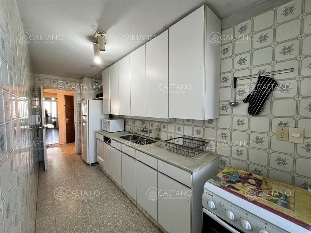 Peninsula, edificio clasico