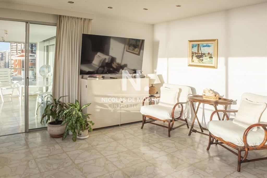 Vende departamento de 3 dormitorios con vista al