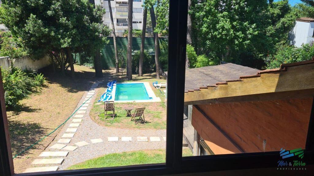 En venta Casa de 4 dormitorios en Playa Mansa,