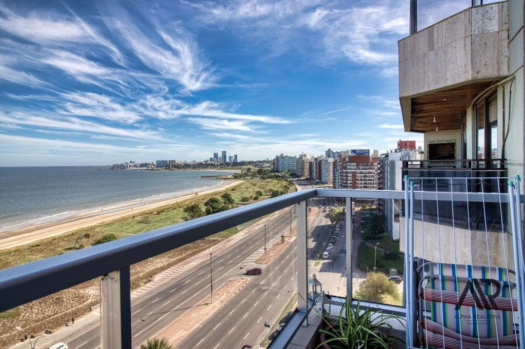 Apartamento en venta c/ cochera compartida en Malvin