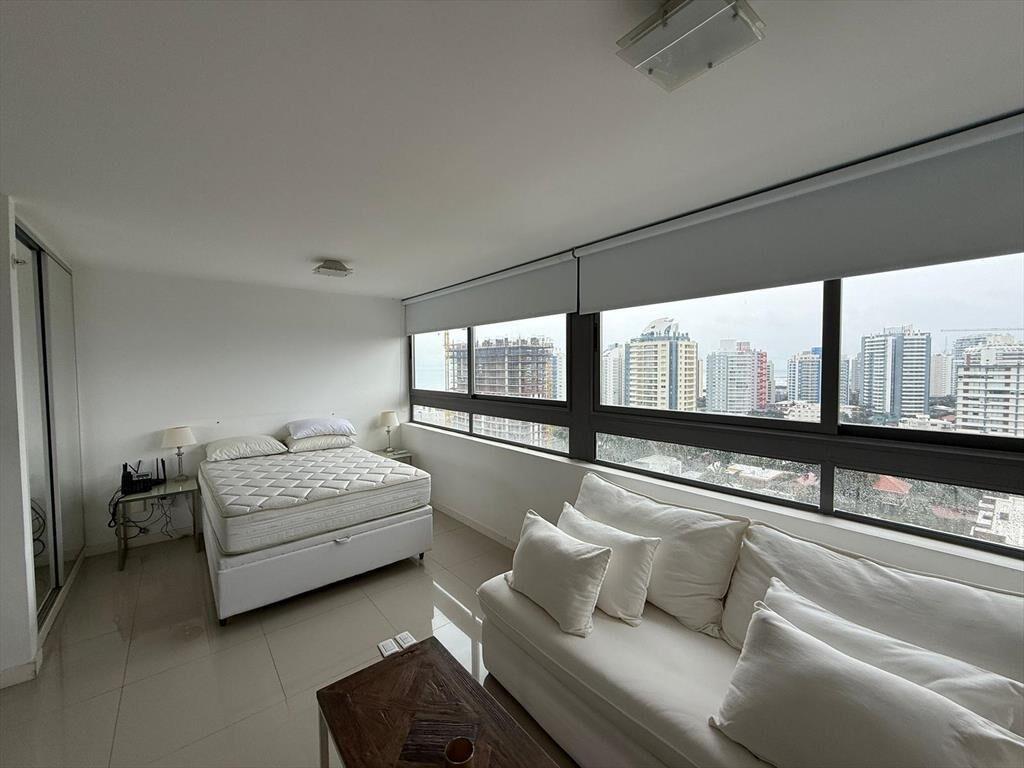Monoambiente en edificio Chronos a pasos de Rambla Brava