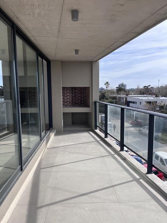 APARTAMENTO A ESTRENAR SOBRE RAMBLA COSTANERA