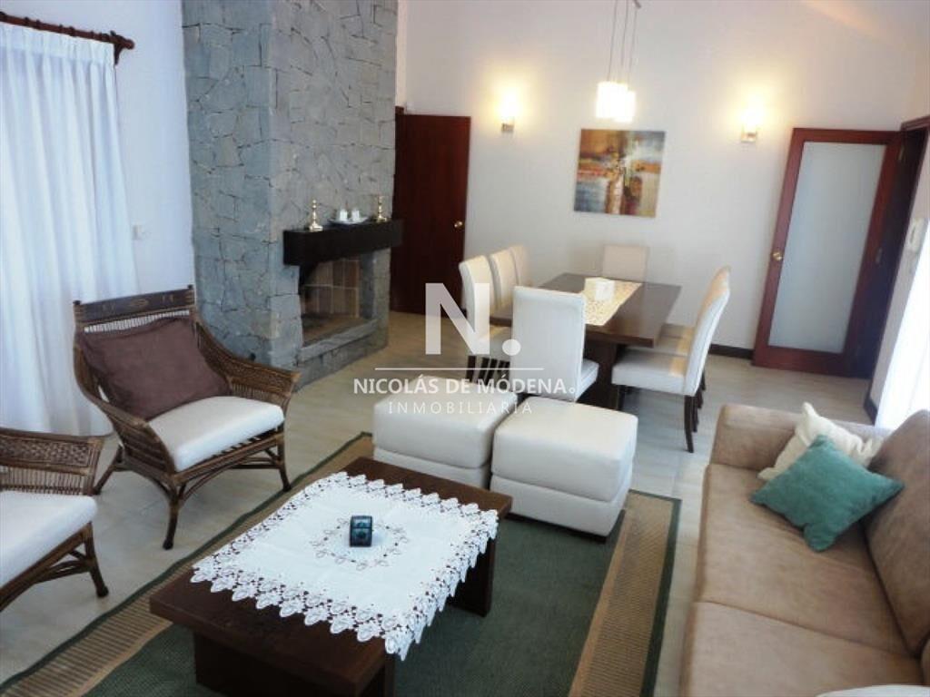 Casa en Cantegril - Punta del Este