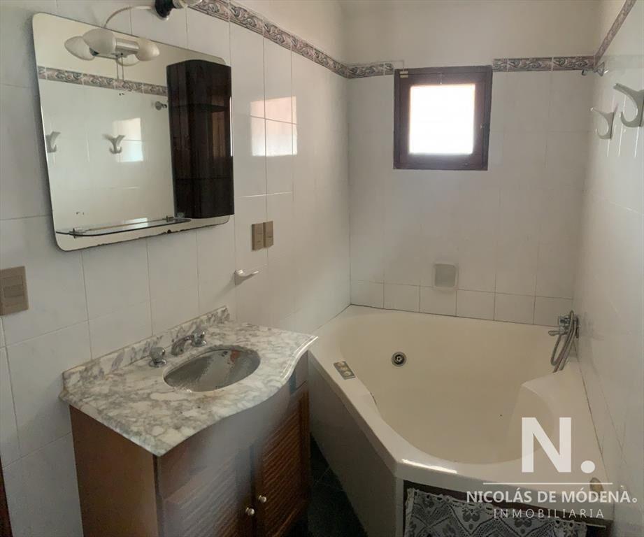 Casa en Venta a pasos del mar, 3 dormitorios , Playa Mansa