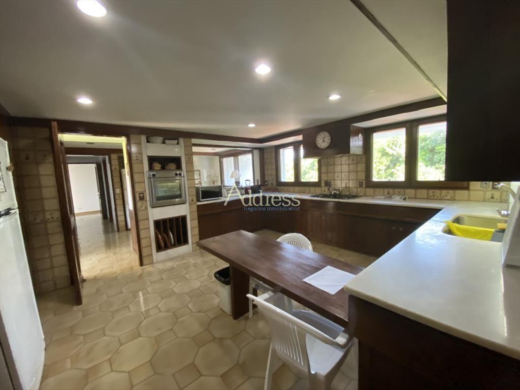 Dos casas en Brava 5 dormitorios + doble parque y