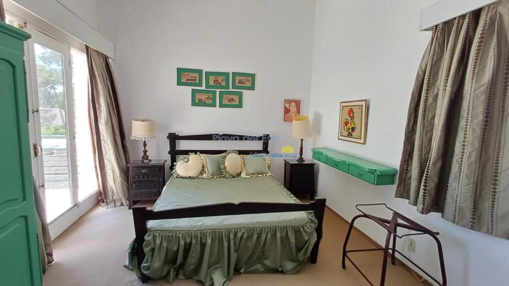 Vende Casa en Zona comercial en Lugano - Punta del Este