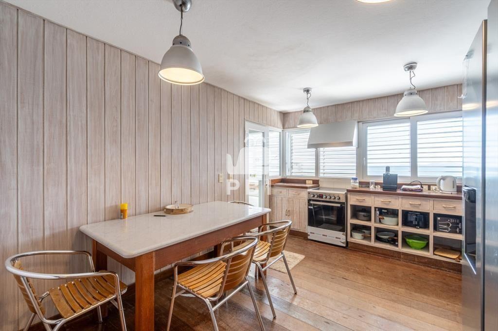 Apartamento de 3 dormitorios en Acantilados, - -