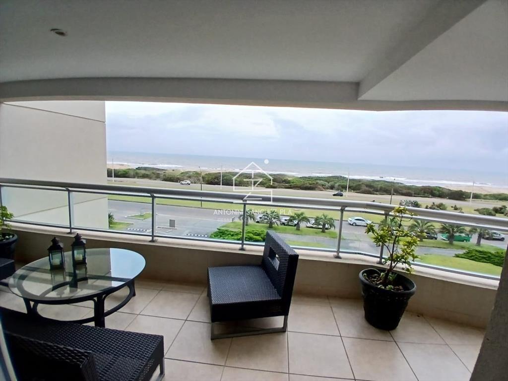 APARTAMENTO EN VENTA FRENTE AL MAR 3 DORMITORIOS
