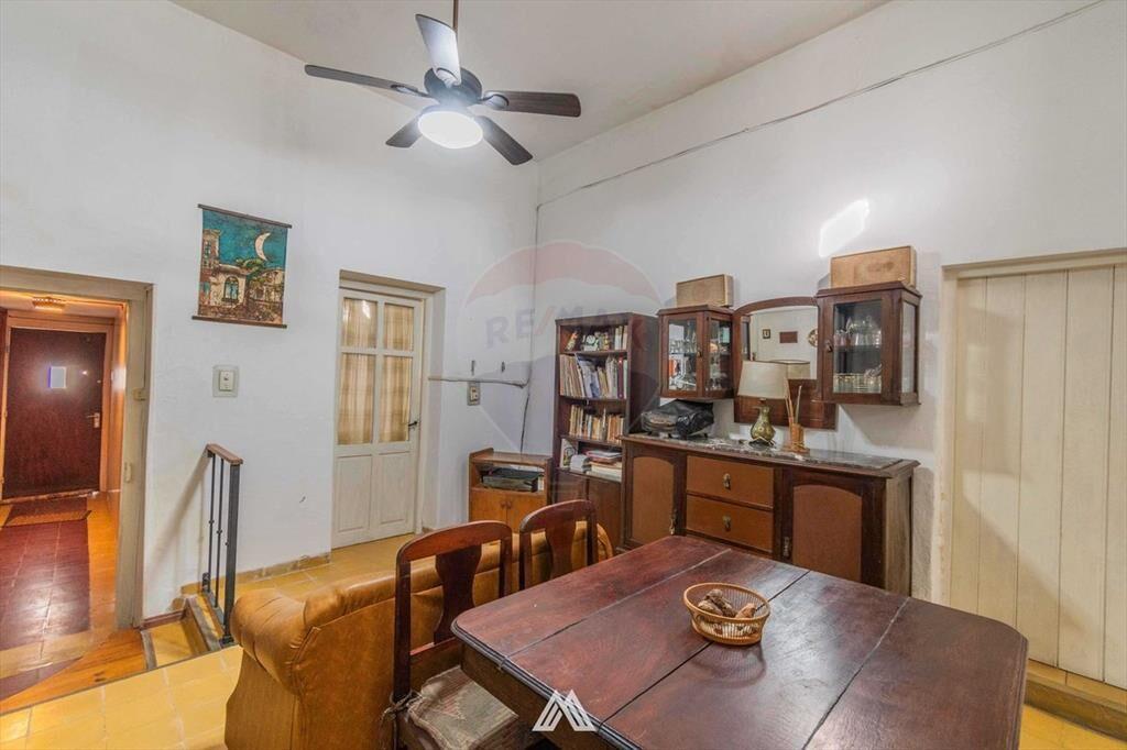 Venta de casa con 2 dormitorios y fondo en Pando