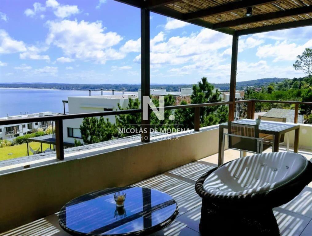Vende apartamento de 2 dormitorios con vista al