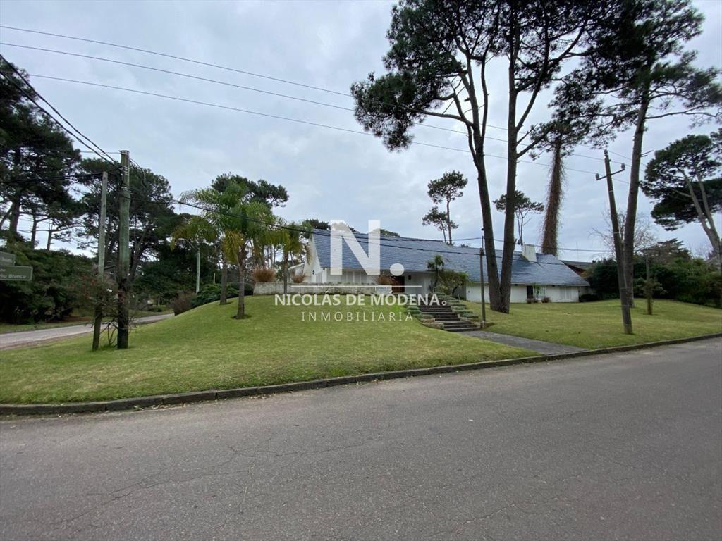 Casa a la venta en playa mansa de Punta Del Este