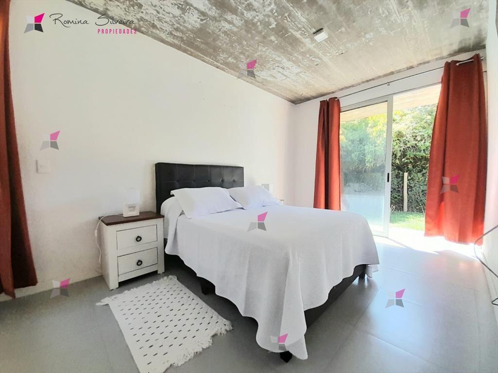 Casa de tres dormitorios a metros del mar en con