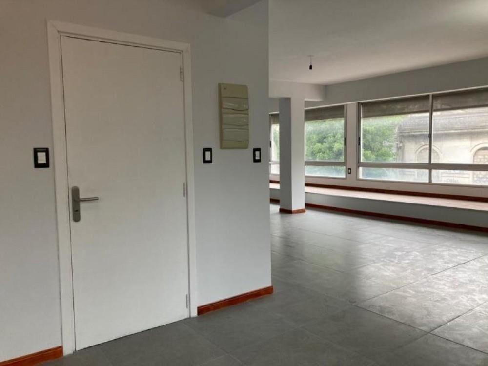 Venta oficina en Tres Cruces, Gral. Urquiza y Pte. Batlle