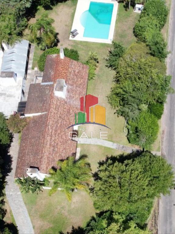 En venta casa en Barrio Golf, Punta del Este de 6
