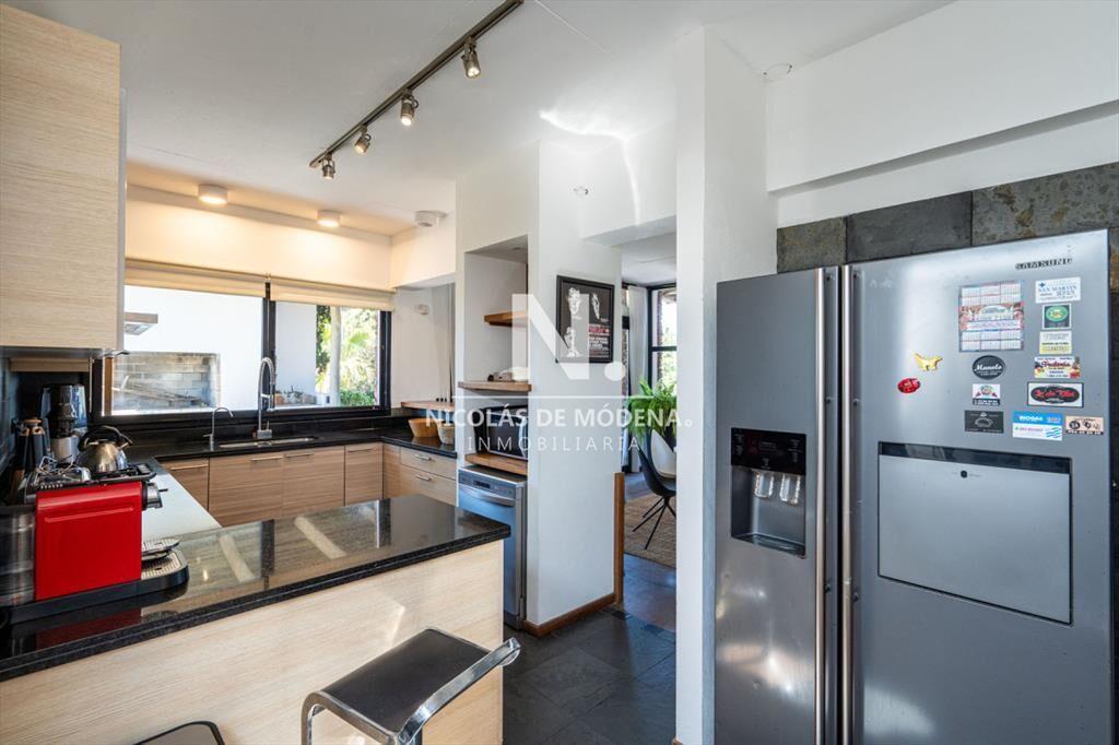 Vende casa en Jose Ignacio, de 4 dormitorios.