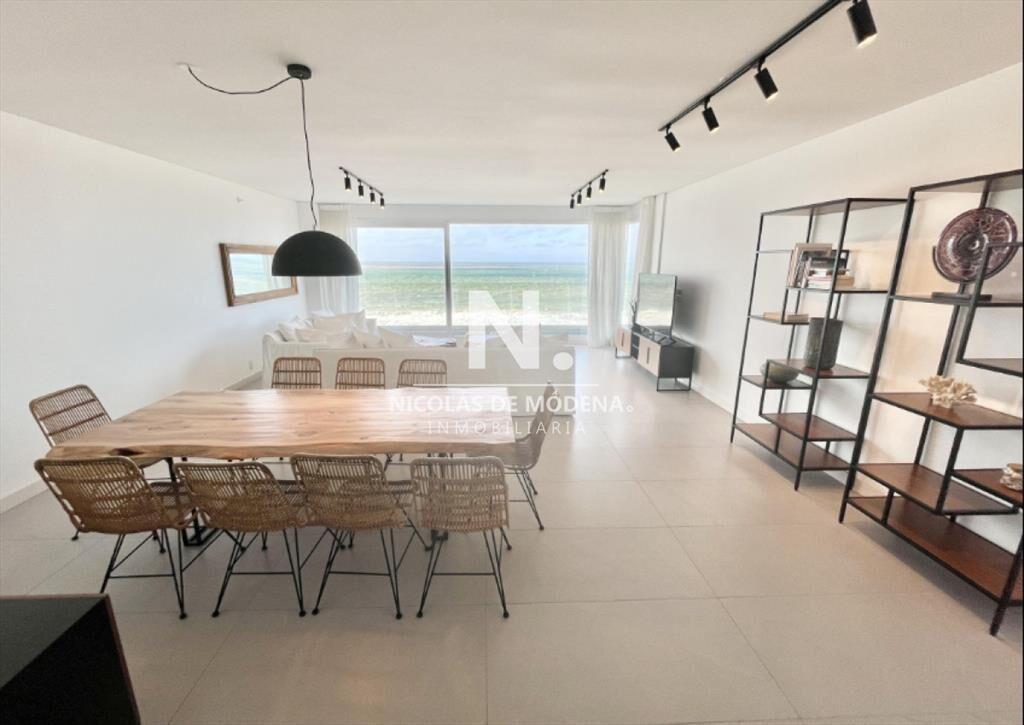Vende apartamento en Brava - Punta del Este de 4
