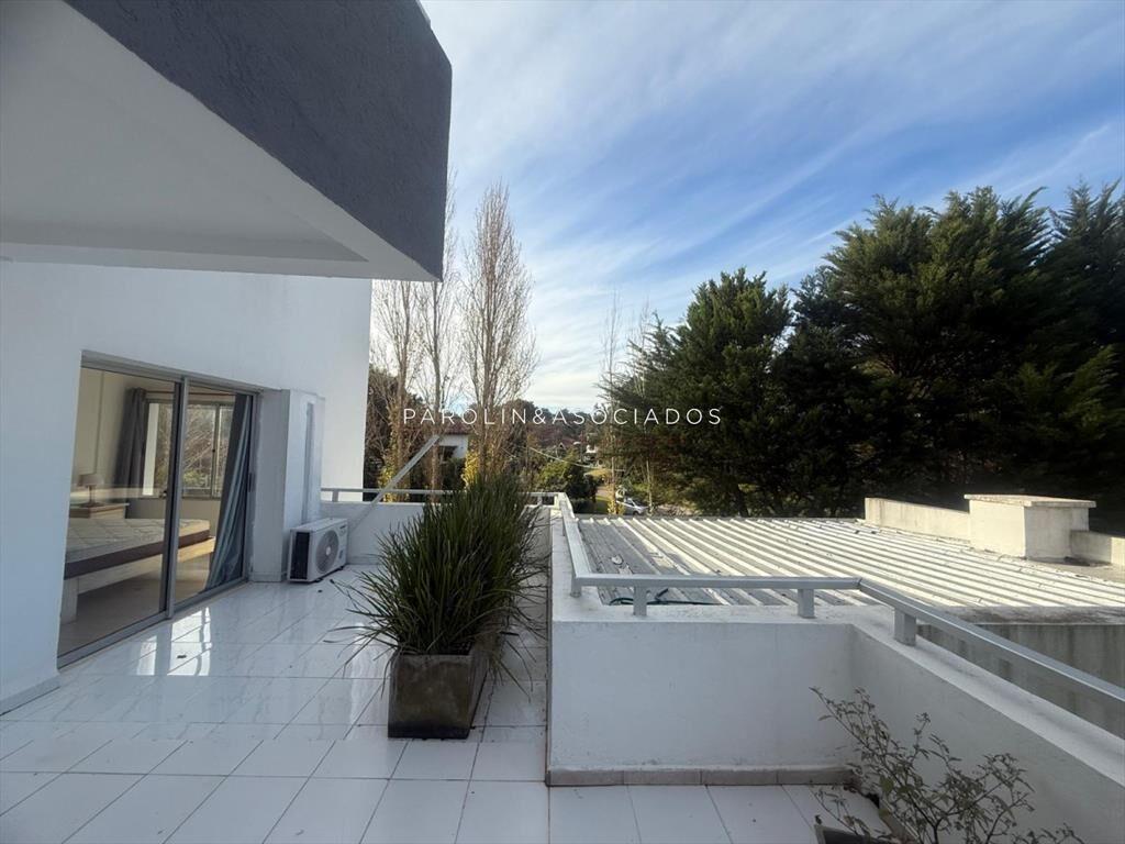 Apartamento en Venta de 3 Dormitorios en Edificio