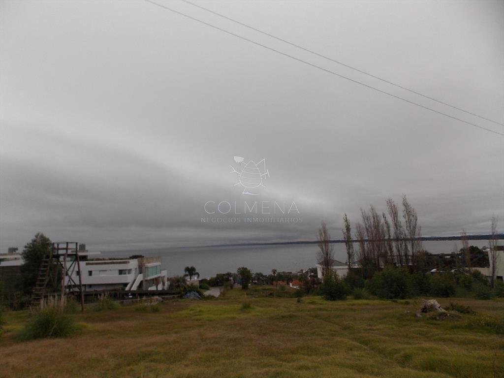 Terreno en Punta Ballena con muy buena vista al