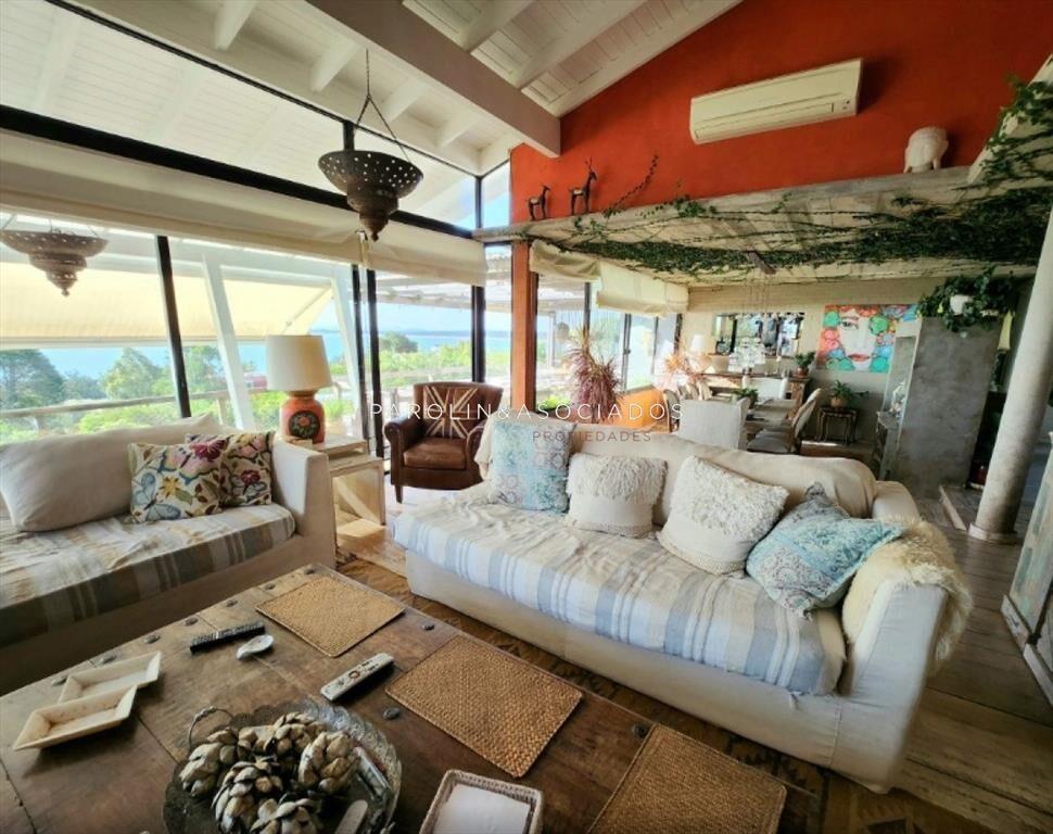Casa en venta con vista al mar Punta Ballena, del