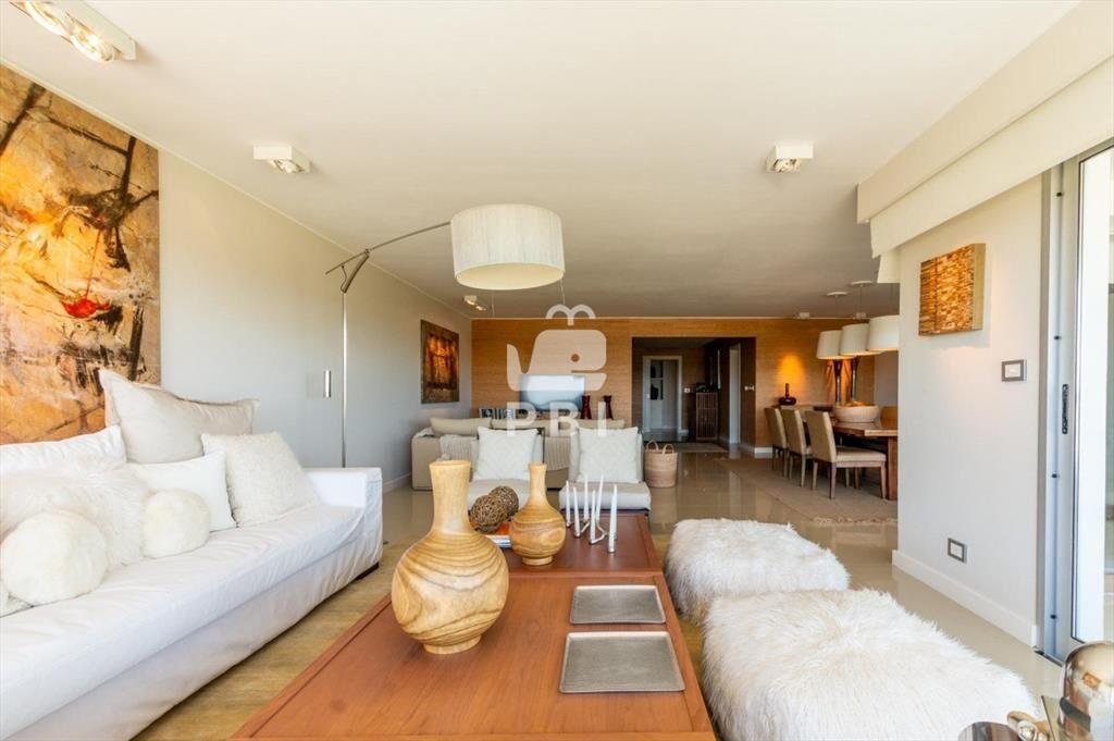 Venta departamento 3 dormitorios en Playa Brava -