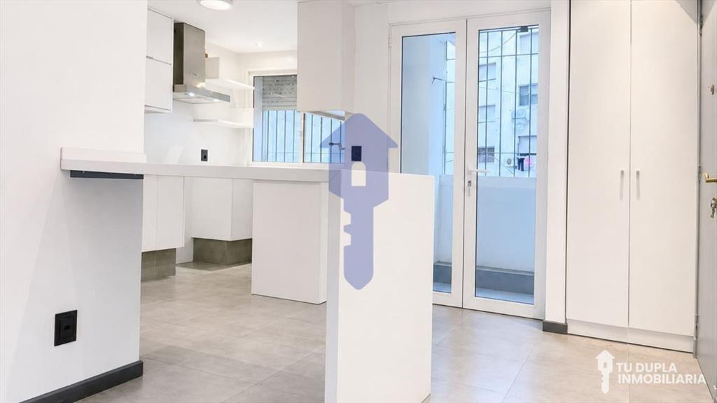 Venta apartamento 3 dormitorios 2 baños y box en tres cruc