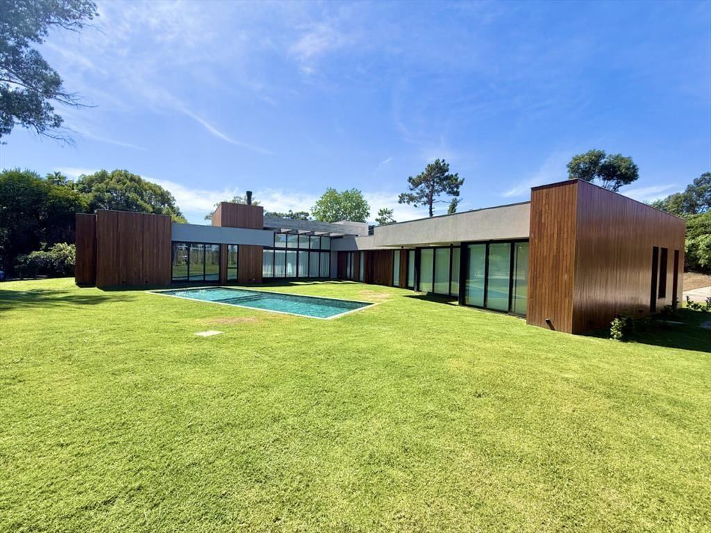 Residencia a estrenar en venta Barrio Lugano -