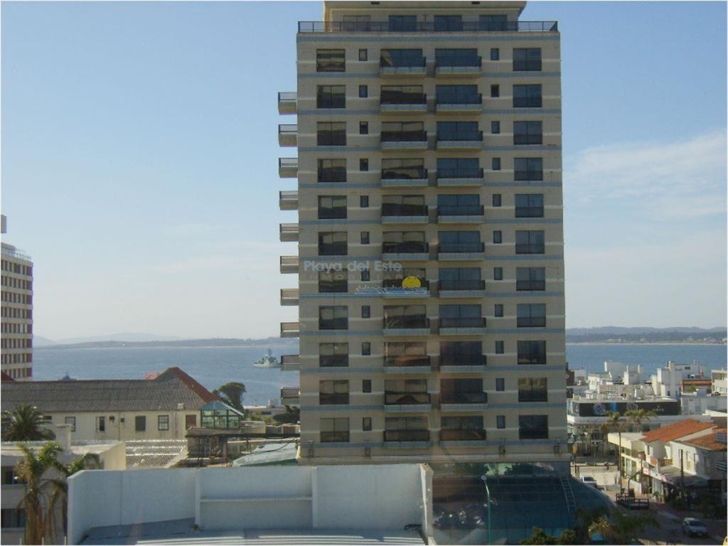 Apartamento en Peninsula, 2 dormitorios y medio