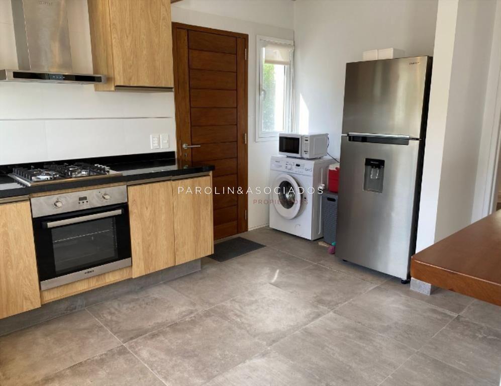 Casa en venta de 3 dormitorios en La Barra, Punta del Este.